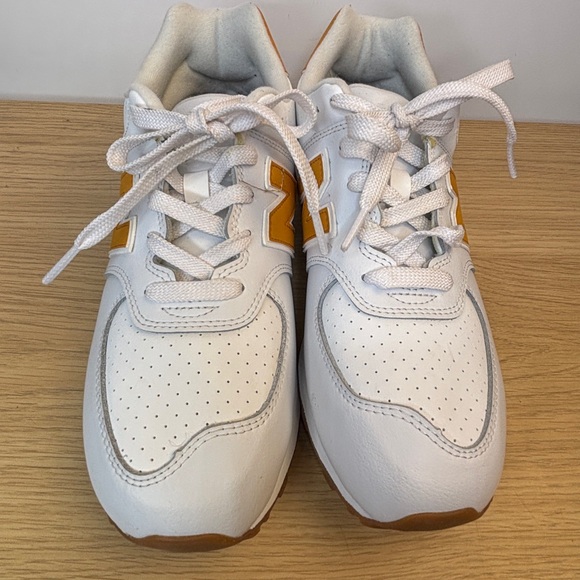 New Balance 574 White and Dark Yellow Leather Sneakers Men 6.5 Woman 8 - Picture 3 of 10
